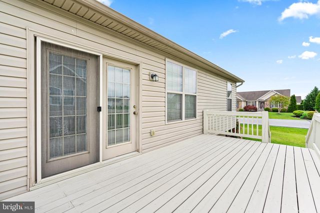 122 BALMORAL LN, Martinsburg, WV 25404