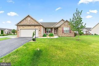 122 BALMORAL LN, Martinsburg, WV 25404