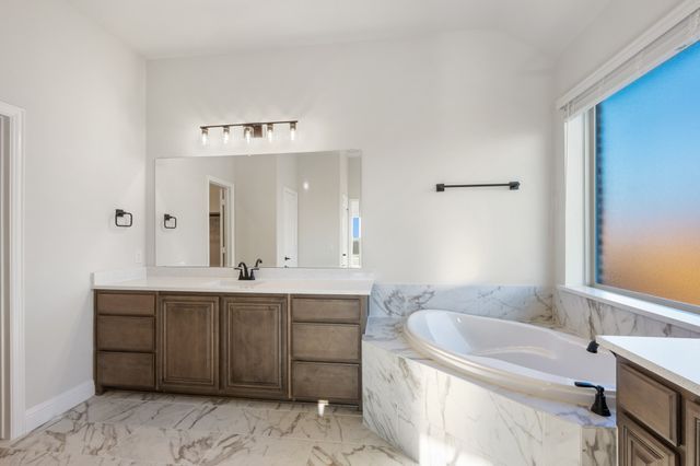 12700 Barretta Drive, Godley, TX 76044