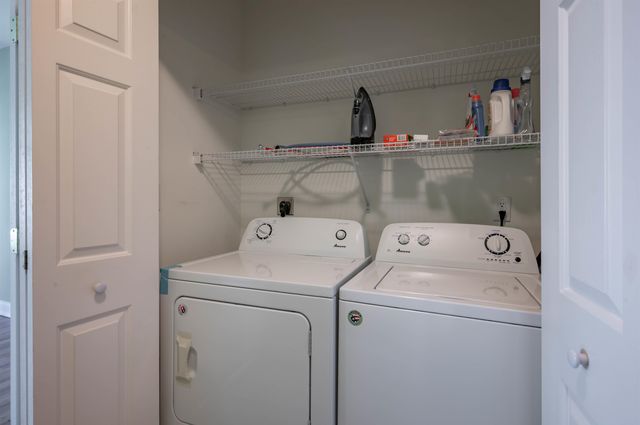 5 Sally Sweets Way Unit 213, Salem, NH 03079