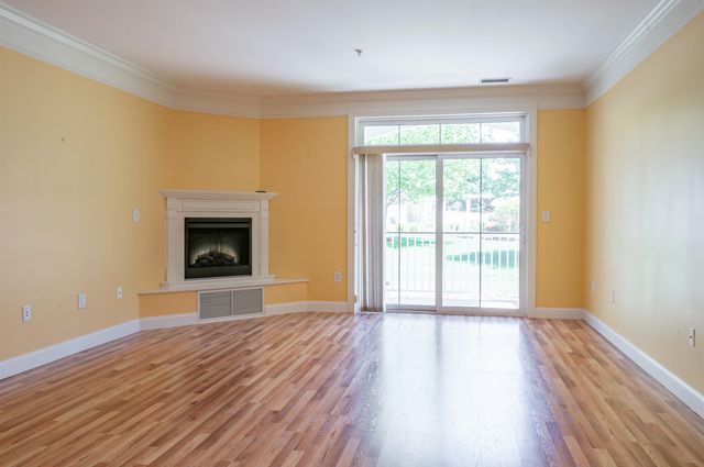 5 Sally Sweets Way Unit 213, Salem, NH 03079