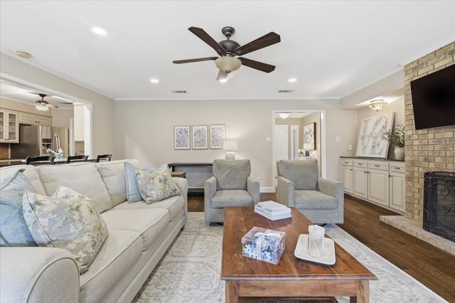 7200 Tamarack Road, Benbrook, TX 76116