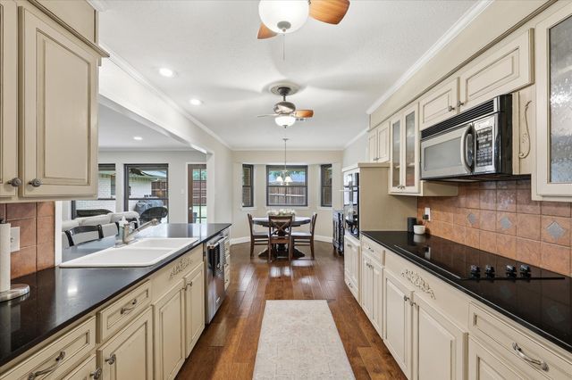 7200 Tamarack Road, Benbrook, TX 76116