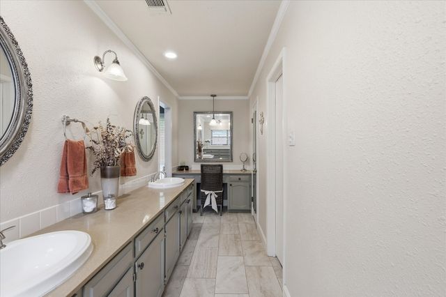 7200 Tamarack Road, Benbrook, TX 76116
