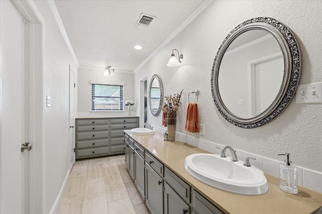 7200 Tamarack Road, Benbrook, TX 76116