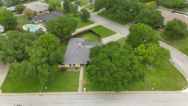 7200 Tamarack Road, Benbrook, TX 76116