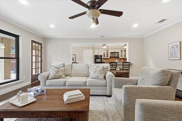 7200 Tamarack Road, Benbrook, TX 76116