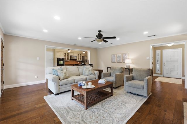 7200 Tamarack Road, Benbrook, TX 76116