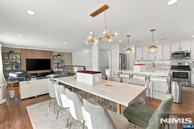 6 E Azalea Drive, Wallington, NJ 07057