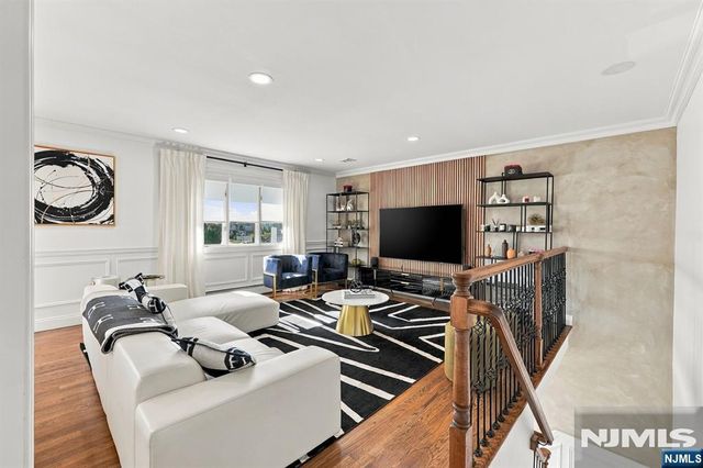 6 E Azalea Drive, Wallington, NJ 07057