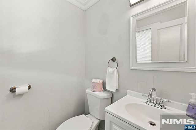 6 E Azalea Drive, Wallington, NJ 07057