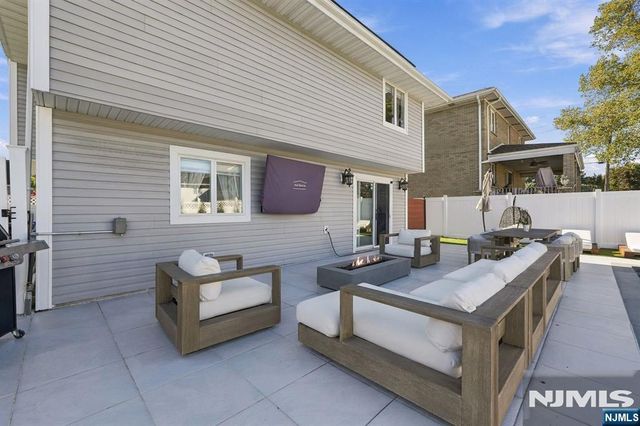 6 E Azalea Drive, Wallington, NJ 07057