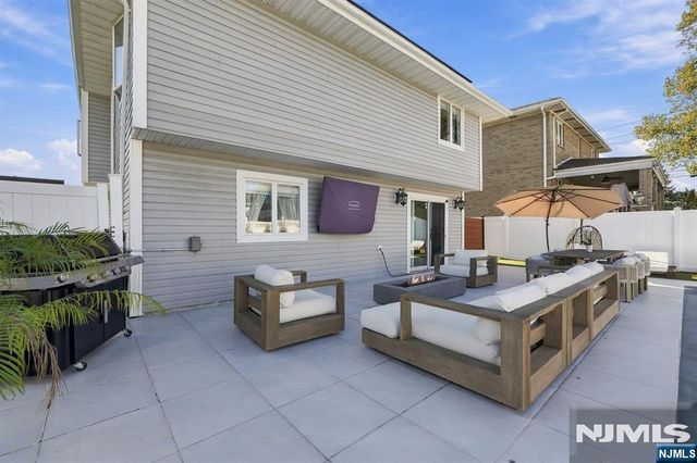 6 E Azalea Drive, Wallington, NJ 07057