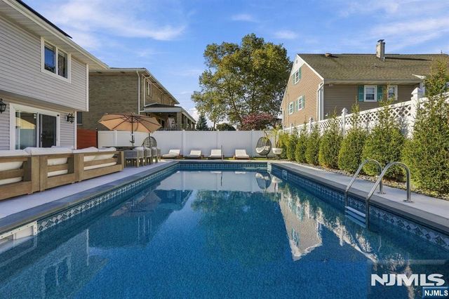 6 E Azalea Drive, Wallington, NJ 07057