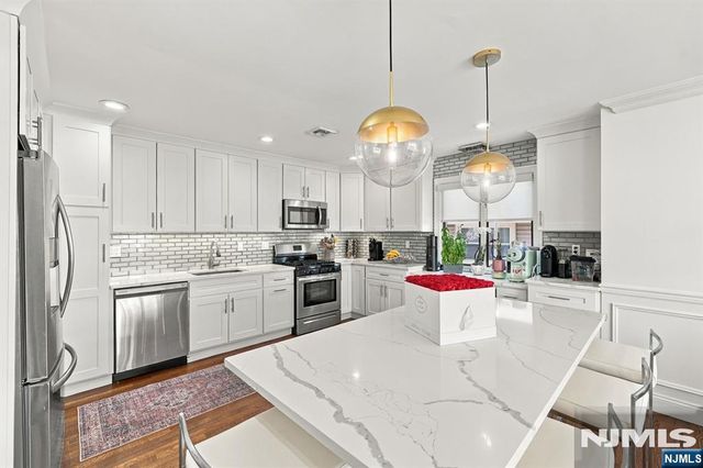 6 E Azalea Drive, Wallington, NJ 07057