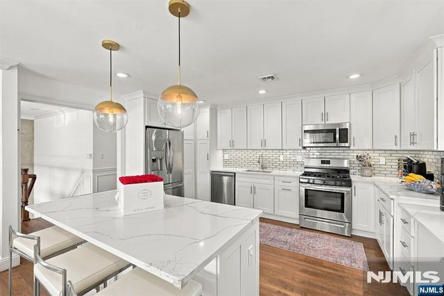 6 E Azalea Drive, Wallington, NJ 07057