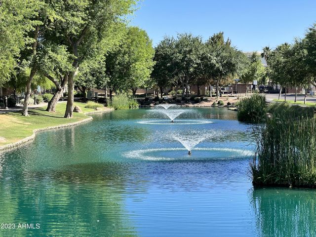 1822 E Chelsea Lane Unit 104, Gilbert, AZ 85295