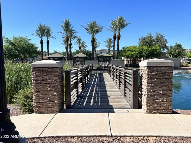 1822 E Chelsea Lane Unit 104, Gilbert, AZ 85295