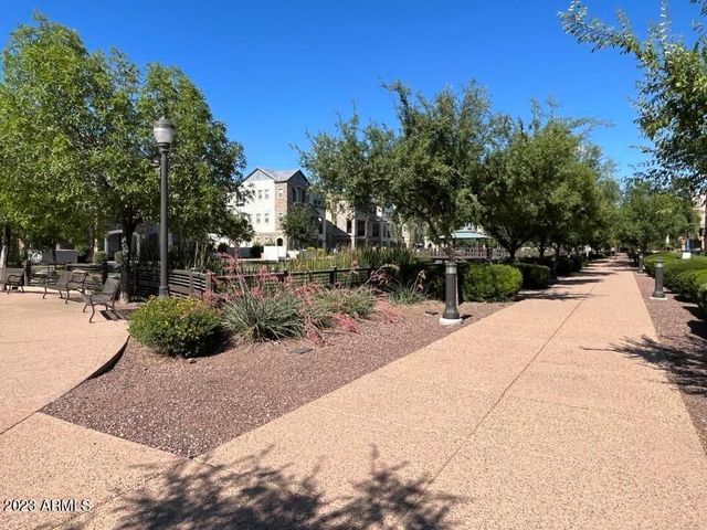 1822 E Chelsea Lane Unit 104, Gilbert, AZ 85295