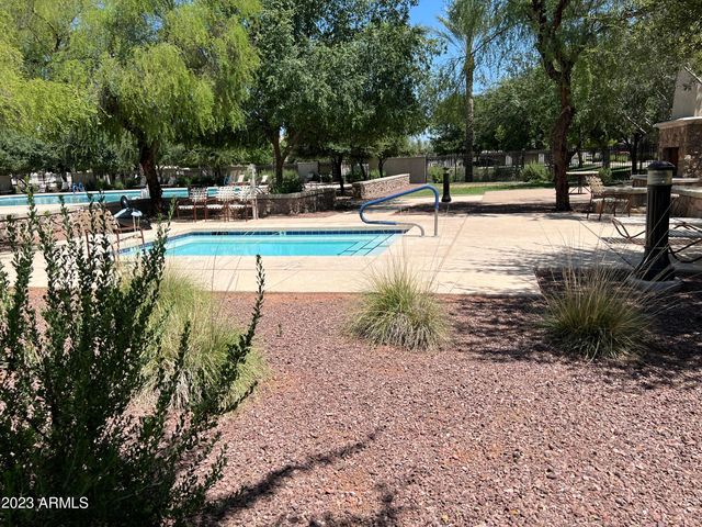 1822 E Chelsea Lane Unit 104, Gilbert, AZ 85295