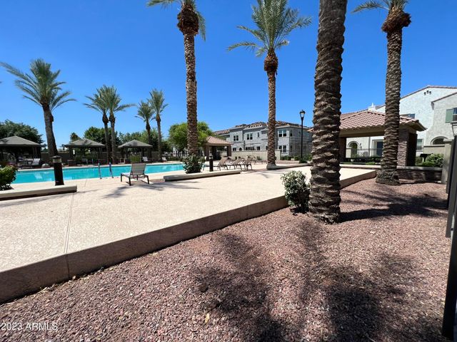 1822 E Chelsea Lane Unit 104, Gilbert, AZ 85295