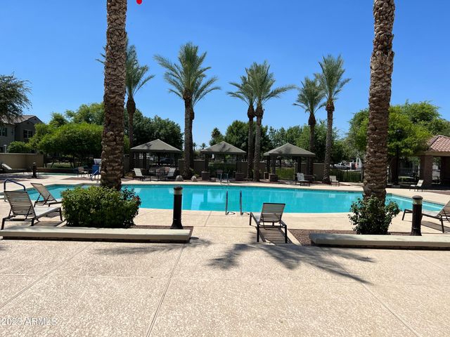 1822 E Chelsea Lane Unit 104, Gilbert, AZ 85295