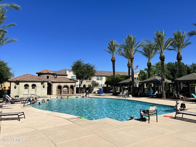 1822 E Chelsea Lane Unit 104, Gilbert, AZ 85295