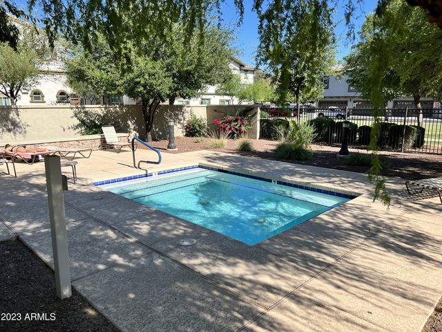 1822 E Chelsea Lane Unit 104, Gilbert, AZ 85295