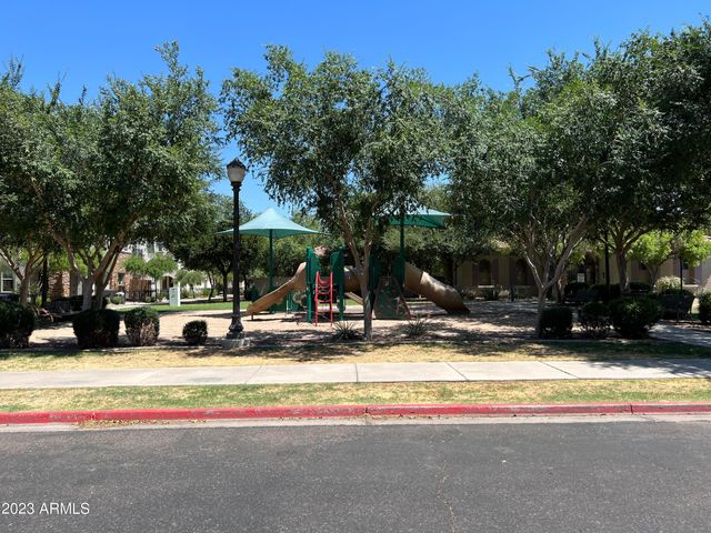 1822 E Chelsea Lane Unit 104, Gilbert, AZ 85295