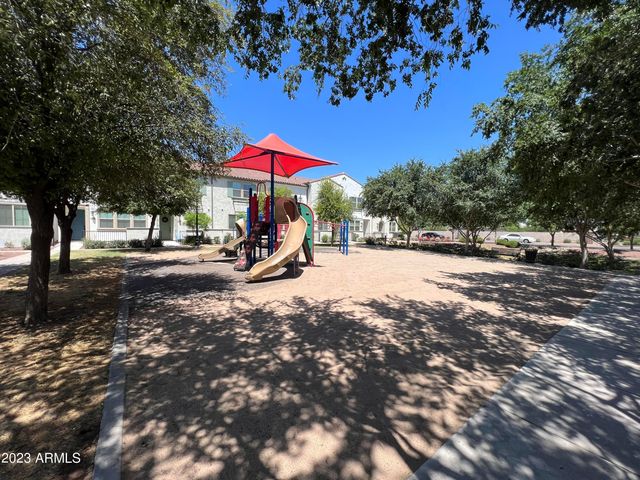 1822 E Chelsea Lane Unit 104, Gilbert, AZ 85295