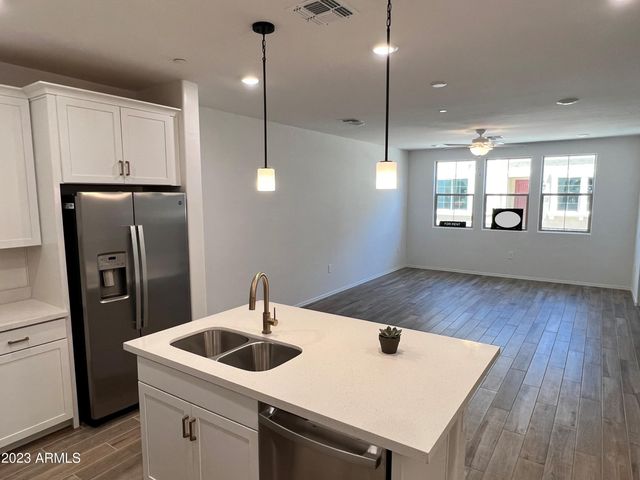 1822 E Chelsea Lane Unit 104, Gilbert, AZ 85295