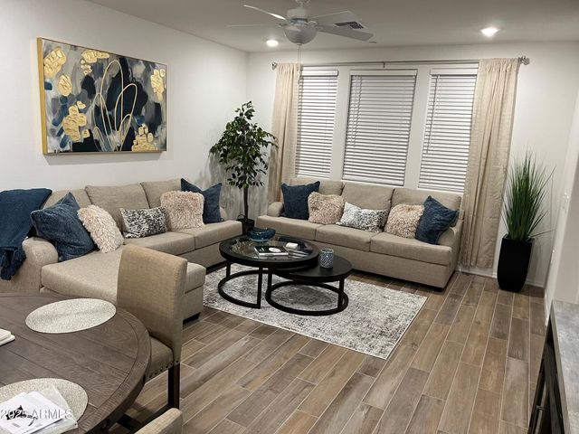 1822 E Chelsea Lane Unit 104, Gilbert, AZ 85295