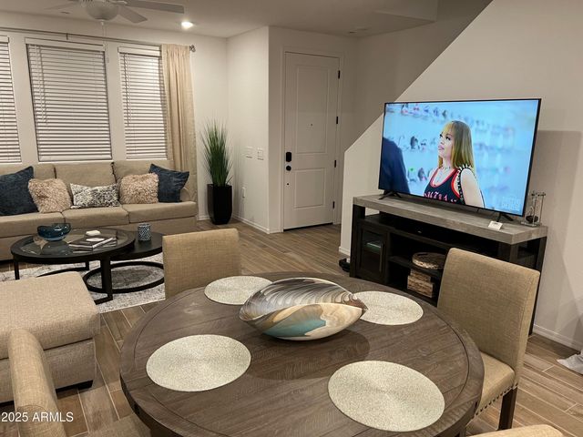 1822 E Chelsea Lane Unit 104, Gilbert, AZ 85295