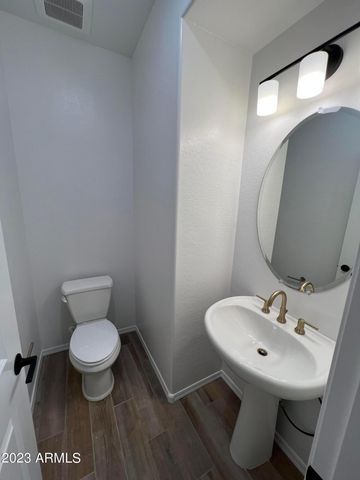 1822 E Chelsea Lane Unit 104, Gilbert, AZ 85295