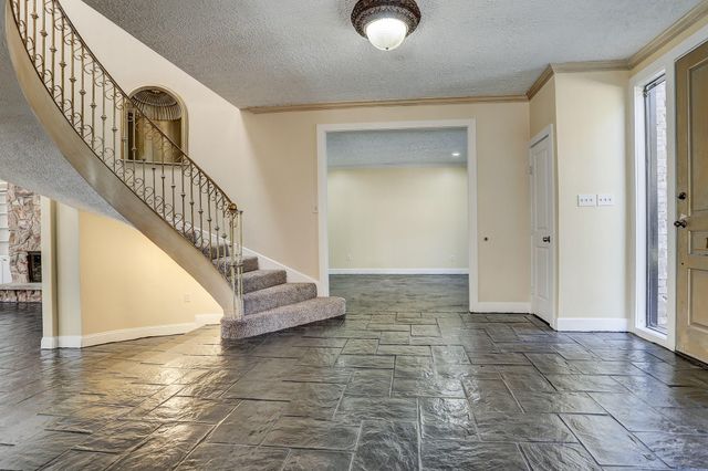5203 Braesvalley Drive, Houston, TX 77096