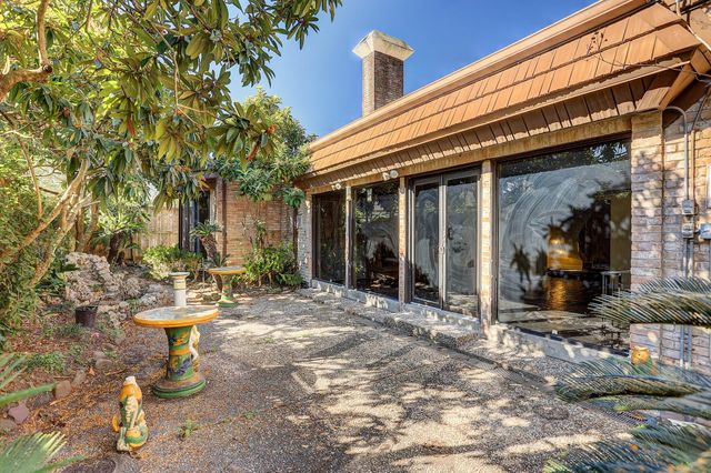5203 Braesvalley Drive, Houston, TX 77096