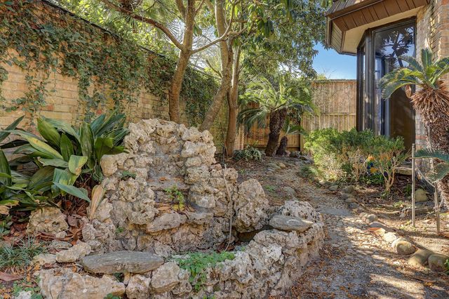 5203 Braesvalley Drive, Houston, TX 77096