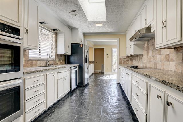 5203 Braesvalley Drive, Houston, TX 77096