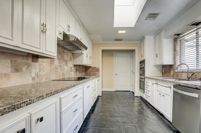 5203 Braesvalley Drive, Houston, TX 77096