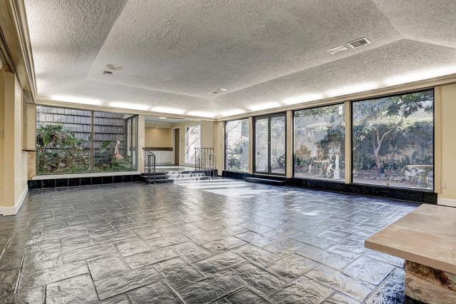 5203 Braesvalley Drive, Houston, TX 77096