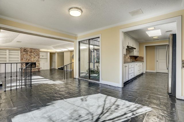 5203 Braesvalley Drive, Houston, TX 77096