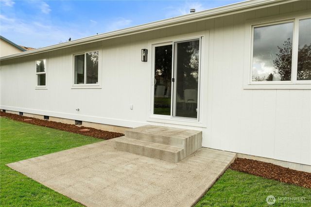 8616 146th Street Ct E, Puyallup, WA 98375