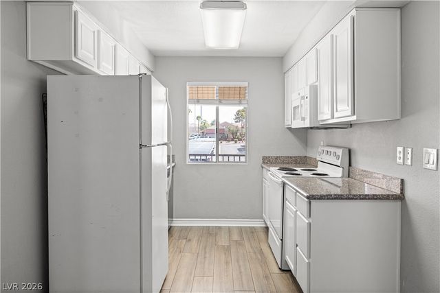 5061 River Glen Drive 80, Las Vegas, NV 89103