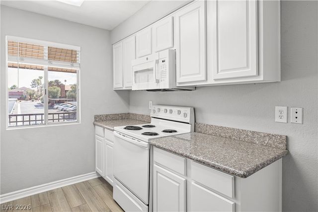 5061 River Glen Drive 80, Las Vegas, NV 89103