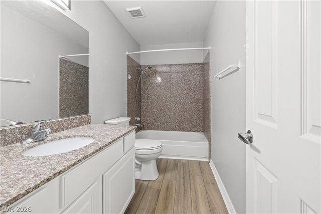 5061 River Glen Drive 80, Las Vegas, NV 89103