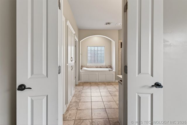 10529 S 92nd East Circle, Bixby, OK 74133