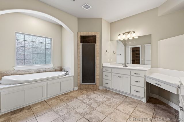 10529 S 92nd East Circle, Bixby, OK 74133