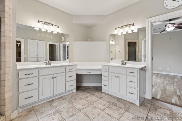 10529 S 92nd East Circle, Bixby, OK 74133