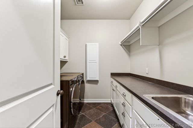 10529 S 92nd East Circle, Bixby, OK 74133