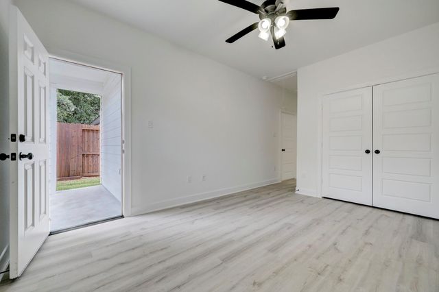4002 Elmwood Street B, Houston, TX 77051
